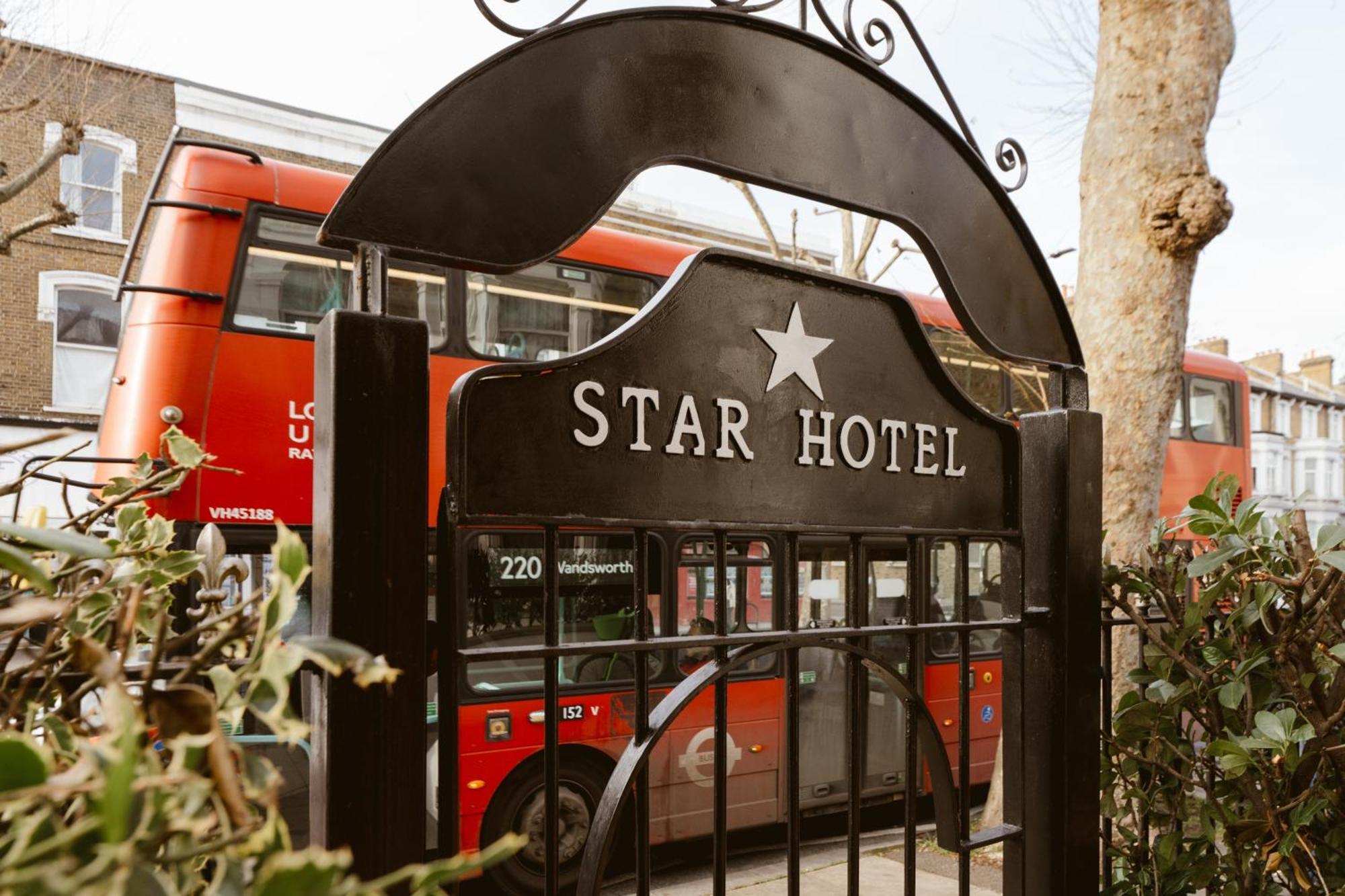Star Hotel London Exterior photo